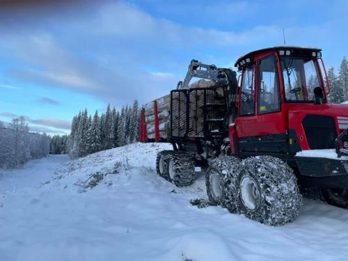 Da tar vi påskeferie Vært en fantastisk vinter for våres del, med lite sny å mye levering til små å store kunder. Guttan e flink å stå på ønsker små å store kunder å samarbeidspartnere ei riktig god påske
